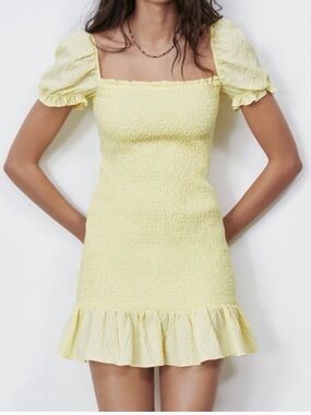 Zara Smocked Crinkle Puff Sleeve Mini Dress NWT Women’s Size Xtra Small Yellow